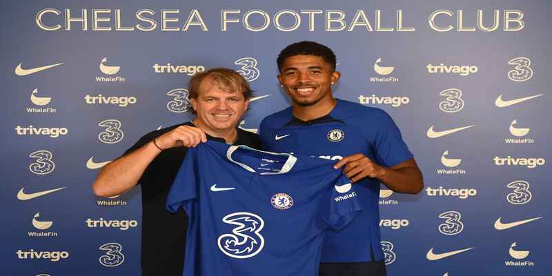 Brighton hoàn tất hợp đồng với Matt O'Riley
